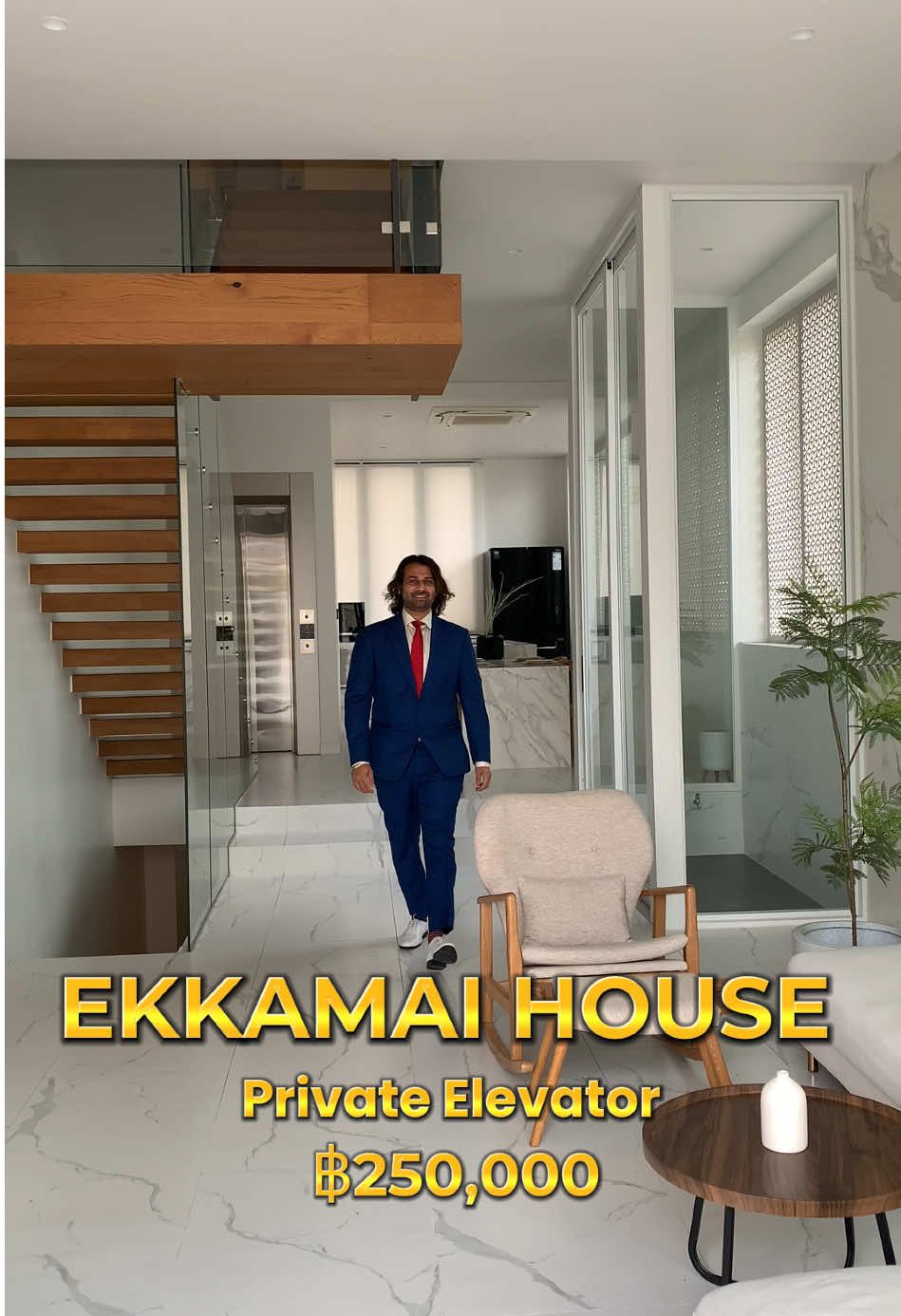 House Ekkamai - Maison Pook - video